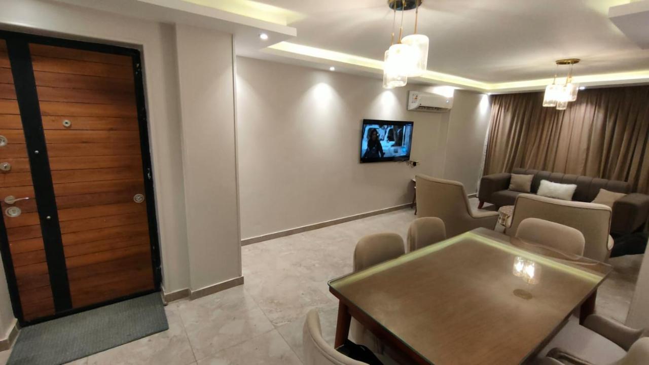 Apartamento شقة مستوى فندقى المهندسين للعائلات فقط
